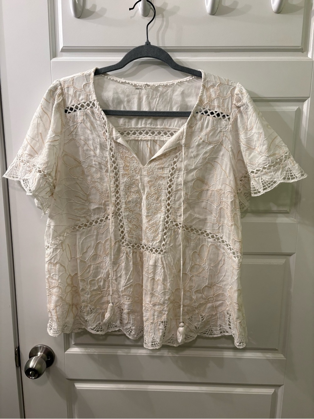 Feather Bone by Anthropologie Cream Lace Peasant Top - Lightweight Boho Blouse